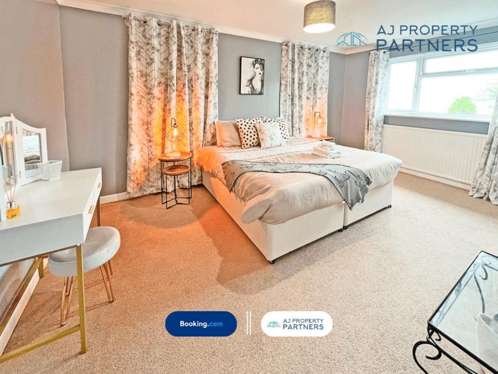 Premium Deal L Hill View Home L Last-Minute Offer L Cheltenham L Aj Properties L Perfect For Short Or Long Stays L 4Beds 4Bedrooms Eksteriør bilde