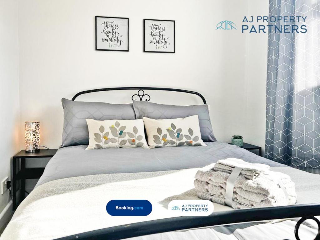 Premium Deal L Hill View Home L Last-Minute Offer L Cheltenham L Aj Properties L Perfect For Short Or Long Stays L 4Beds 4Bedrooms Eksteriør bilde