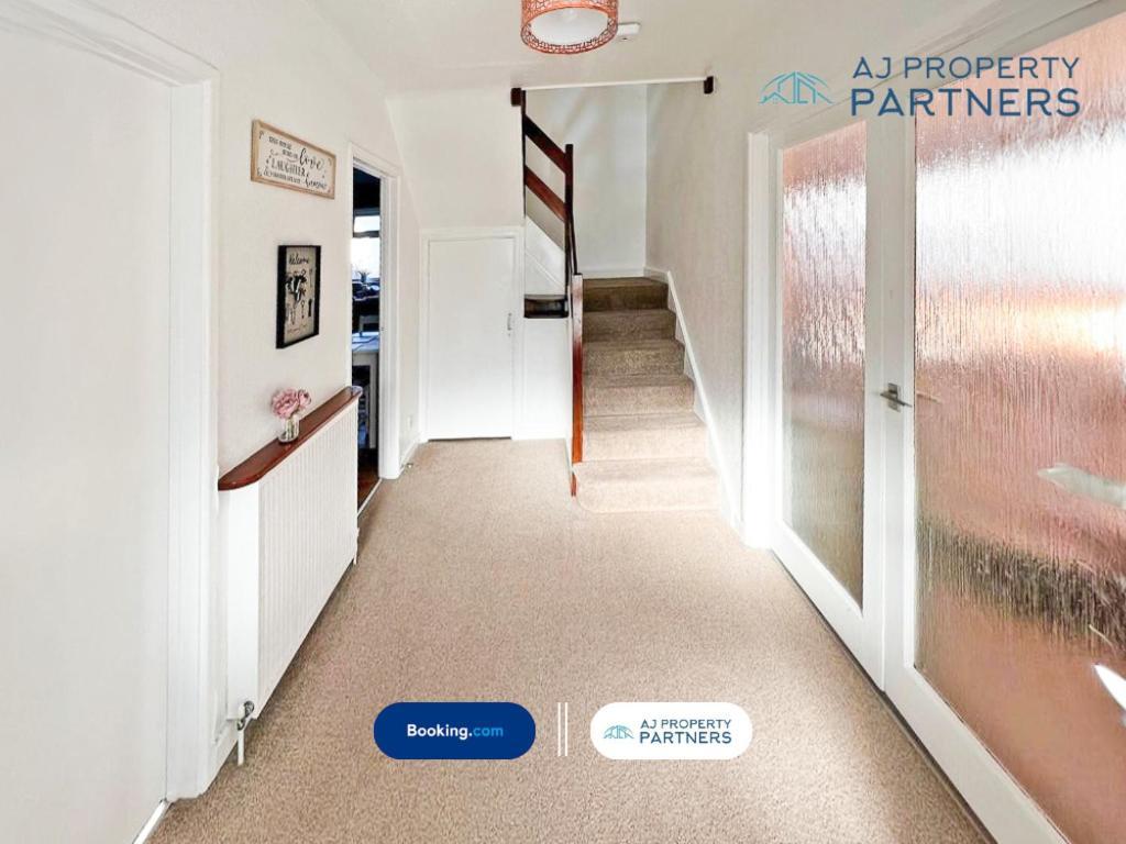 Premium Deal L Hill View Home L Last-Minute Offer L Cheltenham L Aj Properties L Perfect For Short Or Long Stays L 4Beds 4Bedrooms Eksteriør bilde
